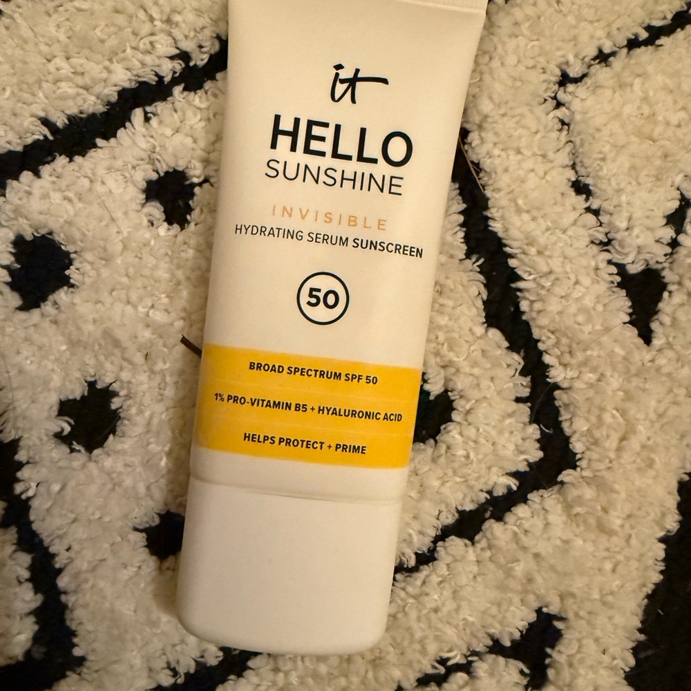 IT Cosmetics Hello Sunshine Hydrating Serum Sunscreen - New in Box